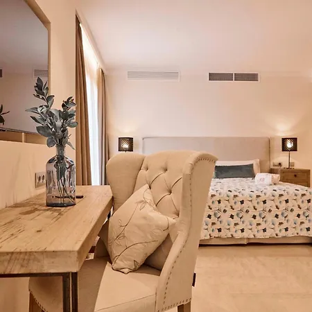 Luna Villa